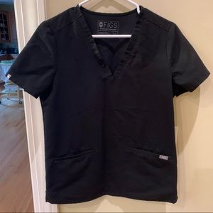 Figs Women’s Casma Three Pocket Black Scrub Top